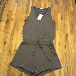 Romper small 4/6, comfortable material, flows, modern and classy for summer.